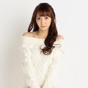 LIZ LISA Back Ribbon Off-Shoulder Knit Top White