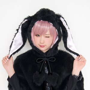 LLL Rabbit Hooded Cape (Noir Black)