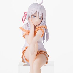 Alya Sometimes Hides Her Feelings in Russian Alya: Pajamas Ver. Premium Perching Figure