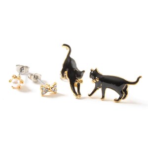 Curious Cat Earrings Black