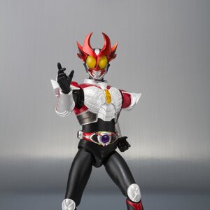 S.H.Figuarts Kamen Rider Agito Shining Form
