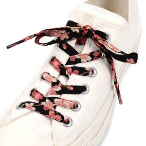 Japanese-Style Shoelaces (Medium Length) Black Dancing Cherry Blossoms