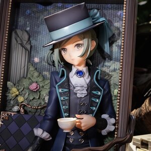 Reverse: 1999 Vertin: Still Portrait 3D Photo Frame Figure