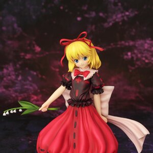 Medicine Melancholy “Little Sweet Poison” 1/8th Scale Statue | Touhou Project
