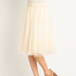 LIZ LISA Medium Gathered Skirt White