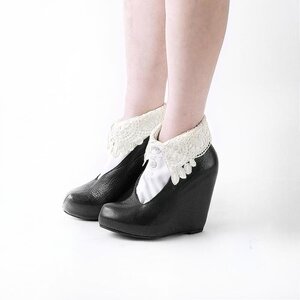 ERIMAKI SOX Lace Collar Socks White