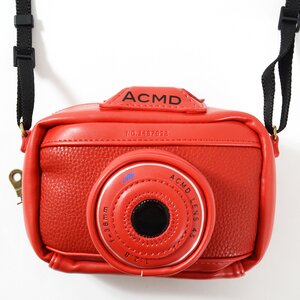 Accommode Classic Camera Case Red