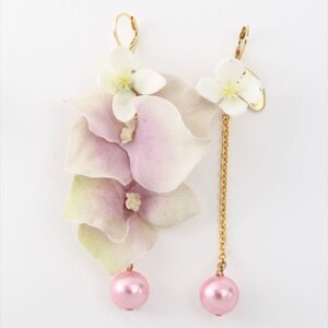 Honey Salon Asymmetrical Flower Earrings Lavender