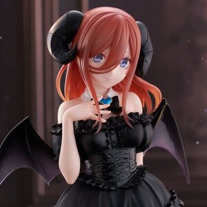 BiCute Dark Figure The Quintessential Quintuplets Specials 2 Miku Nakano [Pre-order]