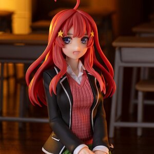 The Quintessential Quintuplets Specials Itsuki Nakano Premium Perching Figure