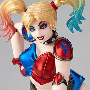 Revoltech Amazing Yamaguchi No. 015EX Harley Quinn: New Color Ver.