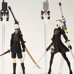 NieR: Automata 2B & 9S Plastic Model Kit
