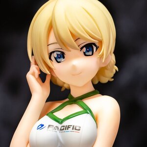 Girls und Panzer x Pacific Darjeeling: Race Queen Ver. 1/5 Scale Figure