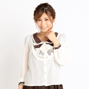 LIZ LISA Horse-Drawn Carriage Embroidered Blouse Brown