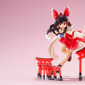 Touhou Project Reimu Hakurei 1/8th Scale Statue