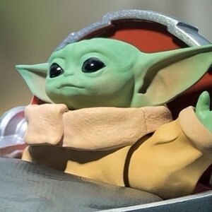 Star Wars: The Mandalorian The Child (Grogu): Solar-Powered Dashboard Waver Non-Scale Figure