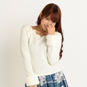 LIZ LISA Scalloped Neckline Top w/ Faux Fur Cuffs White