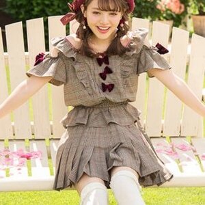 LIZ LISA Cold Shoulder Peplum Top Brown