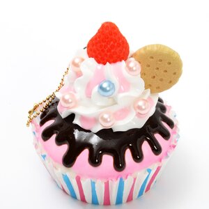 Zeitaku Sweets Deco Cupcake Big Keychain Cream & Biscuit