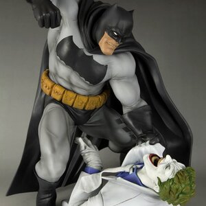 ArtFX Batman: The Dark Knight Returns -Hunt the Dark Knight-