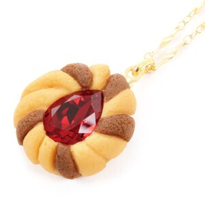 Q-pot. Jewel Cookie Strawberry Necklace