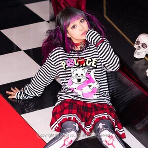 LISTEN FLAVOR Ghost Cat Striped Long Shirt