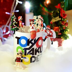 Fuchico on the Cup Christmas