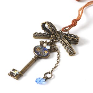 Key to Alice Necklaces Blue