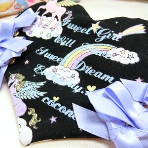 Le cocone Unicorn Heart-Shaped Pouch Black