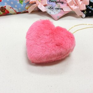 Le cocone Big Heart Fake Fur Necklace Pink