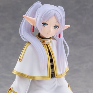 Desktop Cute Figure Frieren: Beyond Journey's End Frieren: Trunk Case Ver. [Pre-order]