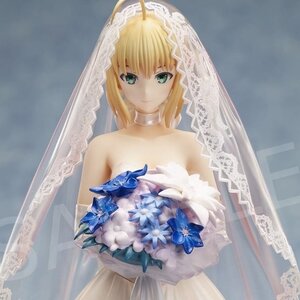 Fate/stay night Saber: 10th Anniversary Royal Dress Ver. 1/7 Scale Figure