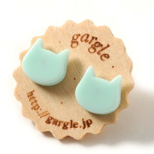 gargle Acrylic Cat Earrings Mint