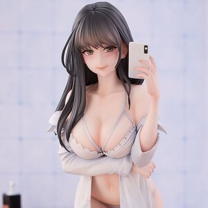 Hitomio16 Illustration Selfie Girl: Standard Edition 1/6 Scale Figure