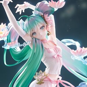 Hatsune Miku: Water Lily Ver. 1/7 Scale Figure [Pre-order]