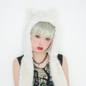 Lunatic Lemony Lollipop Snow White Cat Hooded Muffler