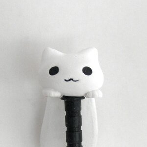 Dangling Kitten Earphone Jack Accessory White