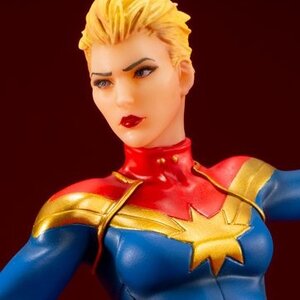 ArtFX+ Marvel Universe Captain Marvel
