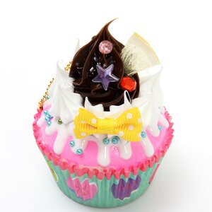 Zeitaku Sweets Deco Cupcake Big Keychain Chocolate Cream & Lemon