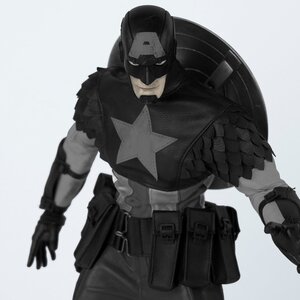Night MIssion Captain America 1/6th Scale Collectable Figure