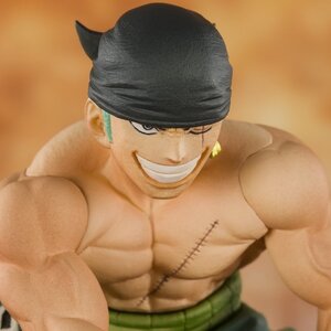 Figuarts Zero One Piece Pirate Hunter Zoro