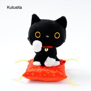 Kutusita Nyanko Lucky Cat Plush Toy Kutusita
