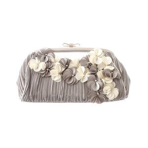 ma chére cosette? Alice‘s Hydrangea Clutch Bag Silver