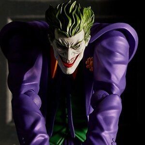 Revoltech Amazing Yamaguchi No. 021: Justice League Joker