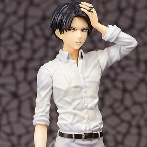Attack on Titan Levi 1/8 Scale Figure