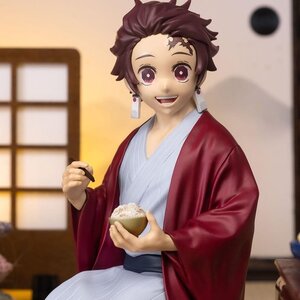 Demon Slayer: Kimetsu no Yaiba Tanjiro Kamado: Swordsmith Village Arc Premium Perching Figure