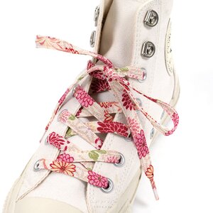Japanese-Style Shoelaces (Long) White Chrysanthemum