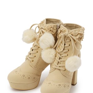 LIZ LISA Extra Frilly Pom Pom Booties Ivory M