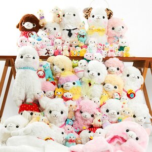 Snuggle! Display! Smile! Alpacasso Endless Cuddles 100 Plushie Set