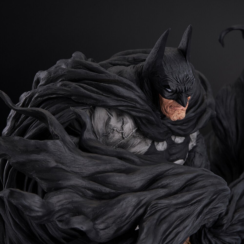 ソフビナル　バットマン　HARD BLACK おまけ付き Sofbinal Batman: Hard Black Ver. Soft Vinyl Figure - Tokyo Otaku